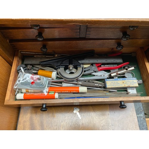 125 - Vintage Moore & Wright joiners multi drawer tool chest full of various measuring and gauge tools.