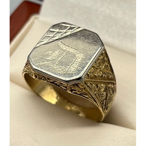 720 - Heavy 18ct yellow gold signet ring. [Ring size S] [12.40grams]