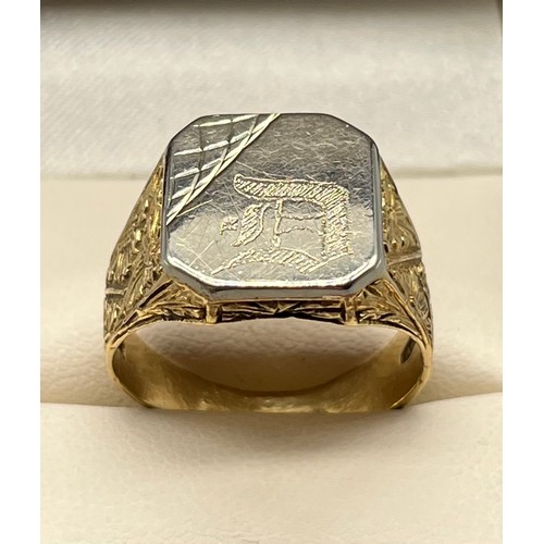 720 - Heavy 18ct yellow gold signet ring. [Ring size S] [12.40grams]