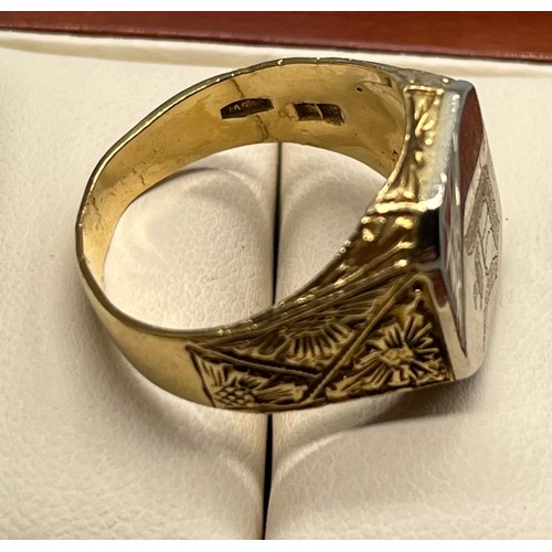 720 - Heavy 18ct yellow gold signet ring. [Ring size S] [12.40grams]