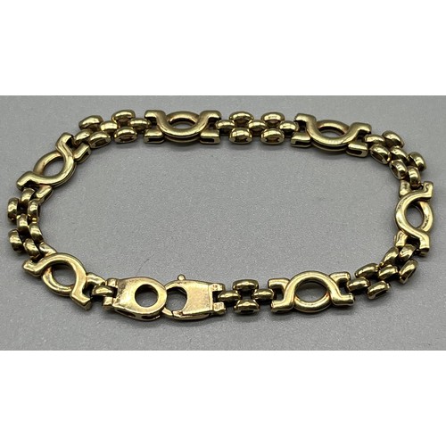 724 - Unusual 9ct yellow gold linked bracelet. [10.44grams] [19cm in length]