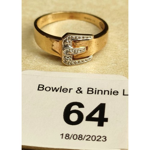 64 - 10ct yellow gold Buckle ring [Ring size P][2.95grams]