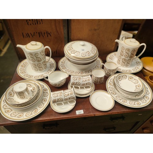 206 - Susie Cooper fine bone China Venetia tea/dinner service