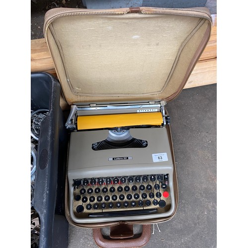 63 - Vintage portable Olivetti Lettera 22 typewriter