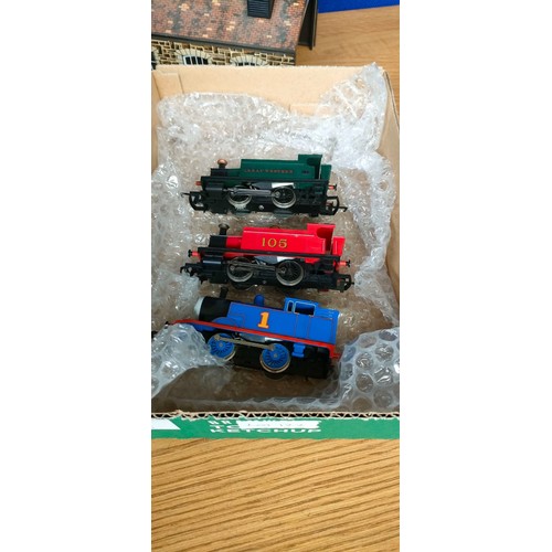 122 - Box of Hornby train accessories and loco's; Hornby Thomas the tank engine, buildings and two other l... 