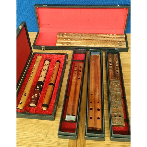 172 - Collection of wooden and wooden carved flutes