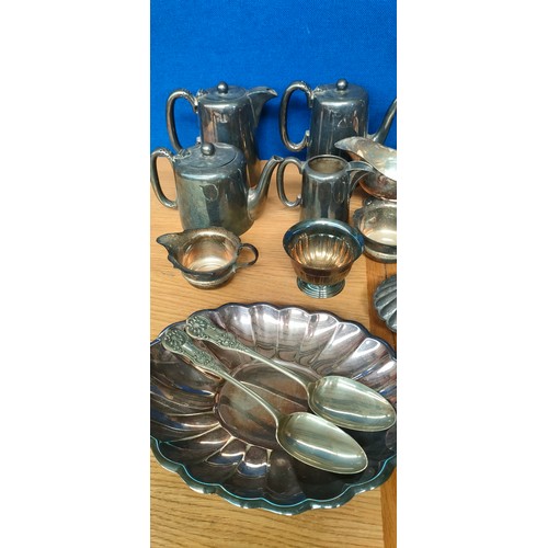 199 - Box of silver plated and E.P Wares; Gravy boats, tazza comport dish, Sugars and Creams and many othe... 