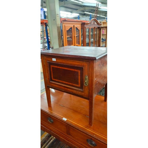 815 - A pair of Victorian Bedside cabinets.