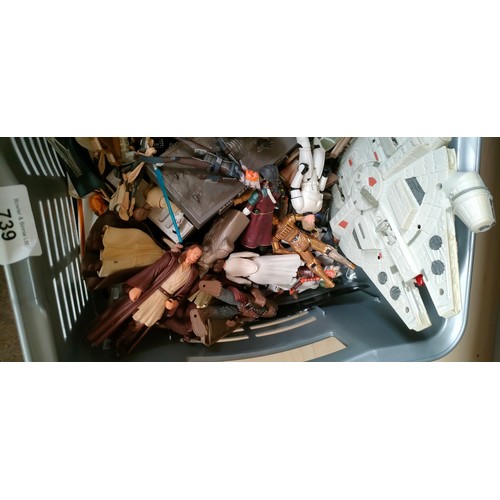 739 - Basket of Star Wars Clone Wars figures; Ashoka, Obi Wan, Anakin, Capt Rex and many others.