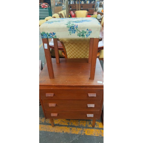 901 - Mid century three drawer chest together with a nest of two side tables.