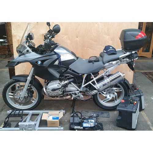 872 - BMW R1200 GS Motorcycle and accessories; 23990miles 2007 plate, passed all MOT's, MOT Expired July, ... 