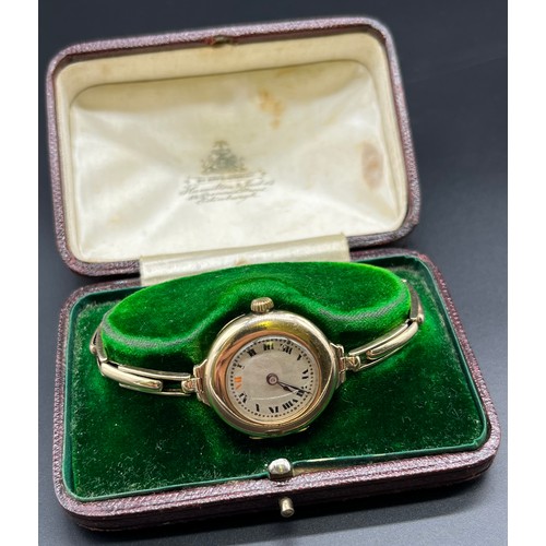 1164 - 1918 Ladies Rolex 9ct gold cocktail watch. 15 jewels- Swiss Made. In a working condition. Comes in o... 