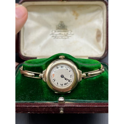 1164 - 1918 Ladies Rolex 9ct gold cocktail watch. 15 jewels- Swiss Made. In a working condition. Comes in o... 