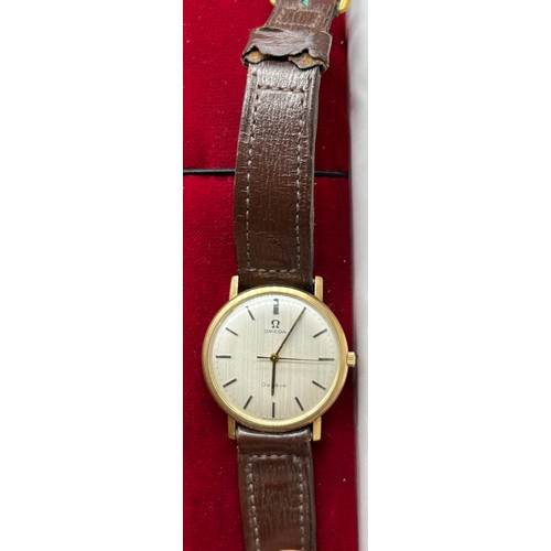 1169 - Vintage 1970's Gent's 9ct yellow gold Omega Geneve wristwatch, with leather strap. In a working cond... 