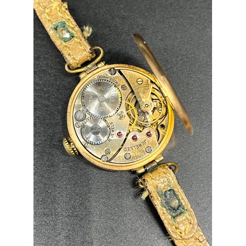 1187 - Antique 9ct yellow gold wrist watch produced by Thomas Russell & Son. 15 Jewels - in a working condi... 