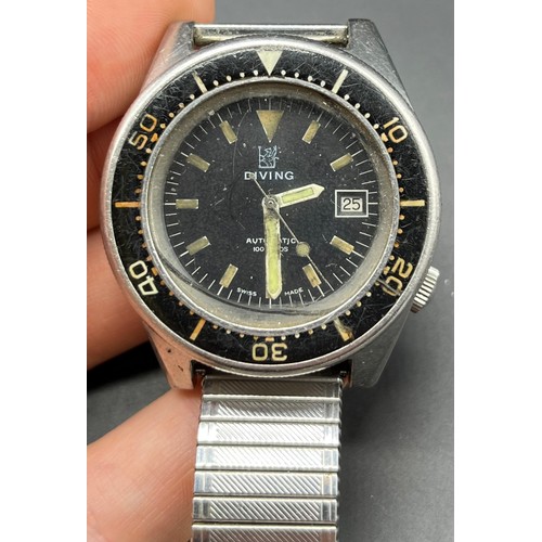 1221 - Vintage Divers watch Automatic 100 atmos. 'Diving' branded. In a working condition.