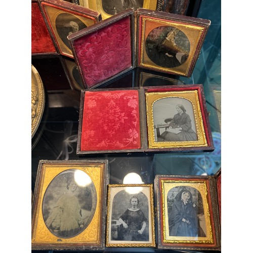 1248 - Collection of Daguerreotype photographs, Photos, Painted portrait and silhouette painting.