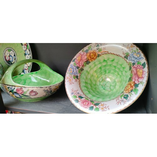 960 - Shelf of Maling ware; Green Thumb print bowls and plates etc