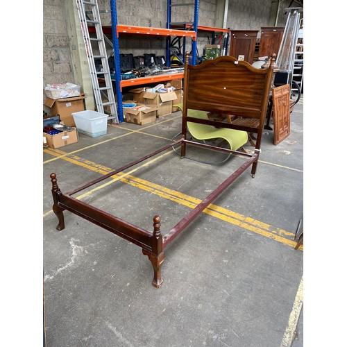 966 - Antique mahogany 3/4 bed frame