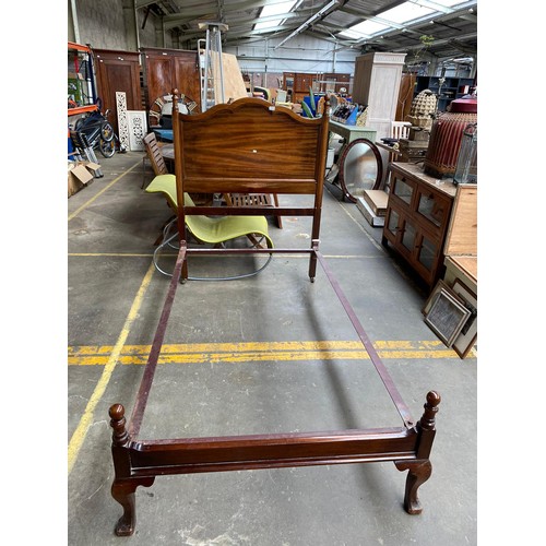 966 - Antique mahogany 3/4 bed frame