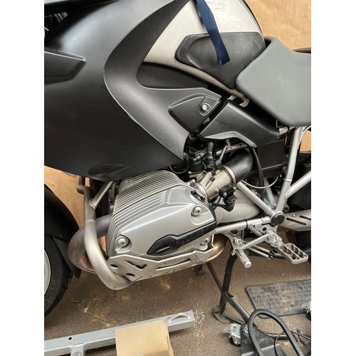 872 - BMW R1200 GS Motorcycle and accessories; 23990miles 2007 plate, passed all MOT's, MOT Expired July, ... 