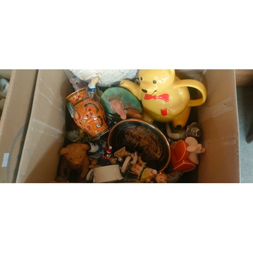 1072 - Two boxes of collectables; Box of crested wares and various porcelain items