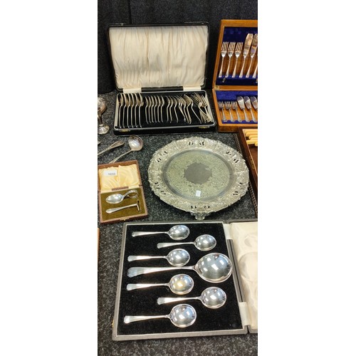 1650 - Collection of silver plated and E.P Wares; Boxed canteens of cutlery, Ornate wine tray, silver plate... 