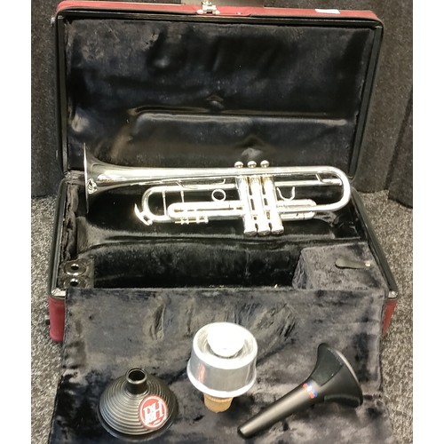 1646 - Vintage King Golden Flair Trumpet 2065 [serial no#. 42 413656] American made, Comes with various acc... 