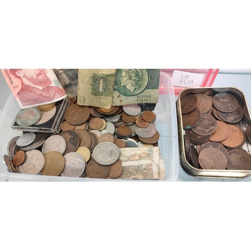 753A - A Collection of mixed world coins and banknotes.