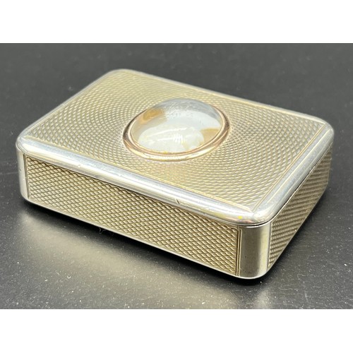 1142 - Georgian London Silver snuff box with fitted yellow metal, dome glass and cameo to the lid. Produced... 