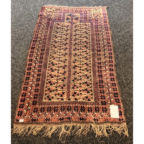 1671 - Antique Baluch Design Handmade Rug  measuring 190 cm x 110 cm.