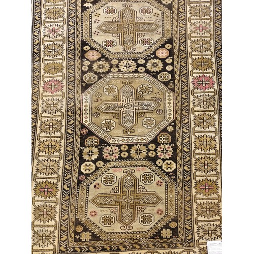 1673 - Handmade Vintage Turkish Rug  Measuring; 170 x 108 cm.