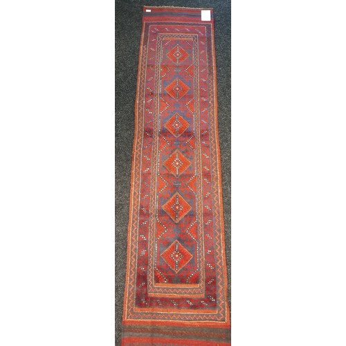 1659A - Meshwani Runner 247 cm X 58 Cm.