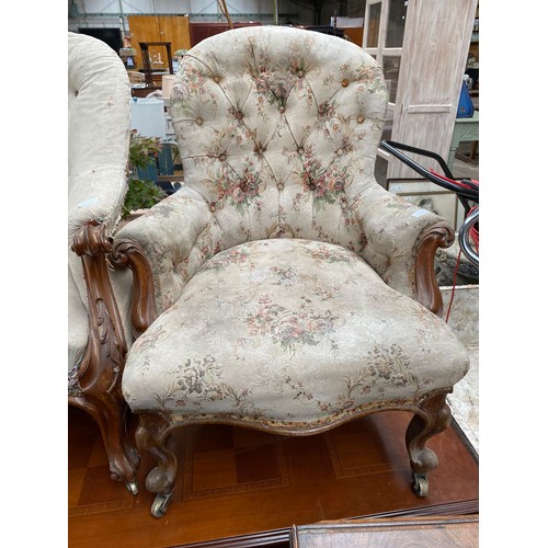 1006B - A Victorian button arm chair