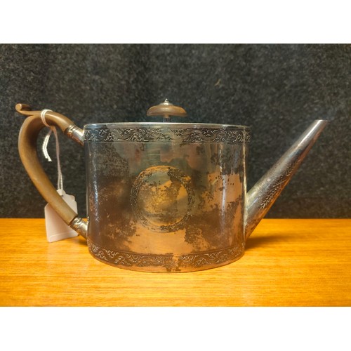 9 - Small Victorian London silver tea pot. Produced by Henry Holland. [325grams] [9.5x20.5x7.5cm]