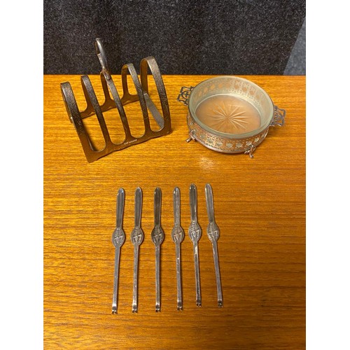 38 - A Set of six Sheffield silver lobster forks, Sheffield silver four slice toast rack and Birmingham s... 