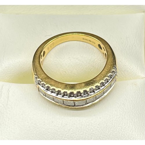 512 - 18ct yellow gold ladies ring set with 1ct of diamonds. Baguette and round cut diamonds. [Ring size I... 