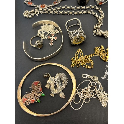 72 - A Collection of silver jewellery; silver rings, bangles, necklaces and bracelet.