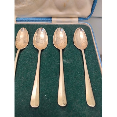 18 - Boxed set of six Silver British hall marked tea spoons. [79.01grams]