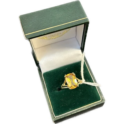 19 - 9ct yellow gold ladies ring set with citrine stone. [Ring size N] [2.97Grams]