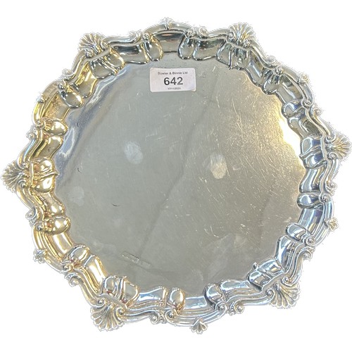 642 - Sheffield silver three foot card tray. [27cm diameter] [490grams]