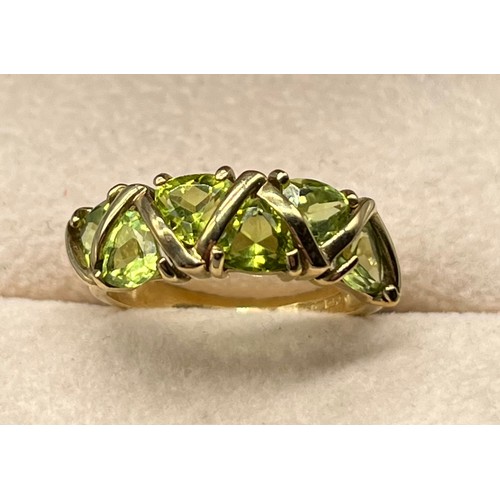 53 - 9ct yellow gold ring set with six green tourmaline gem stones. [Ring size N] [3.58Grams]