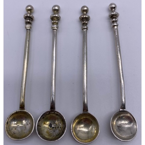 75 - A set of four Victorian salt spoons George Fox, London 1878, hemispherical plain bowl and stem, well... 