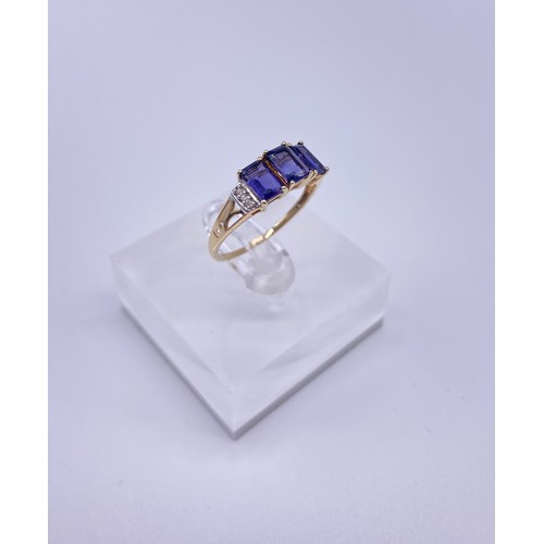 11 - 9ct gold ladies ring, three square cut amethyst stones 
Size: P/Q
Weight: 1.95g