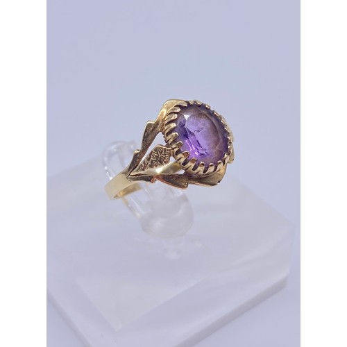 13 - 9ct gold ladies ring, oval cut amethyst stone 
Size:S
Weight:2.19g