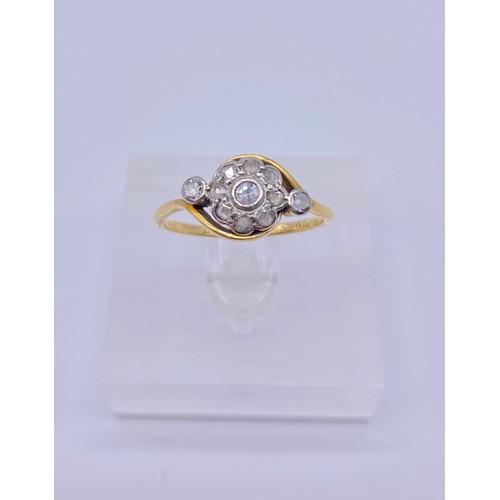 16 - 18ct Gold and Platinum ladies diamond ring
size:Q 
Weight:2.62g