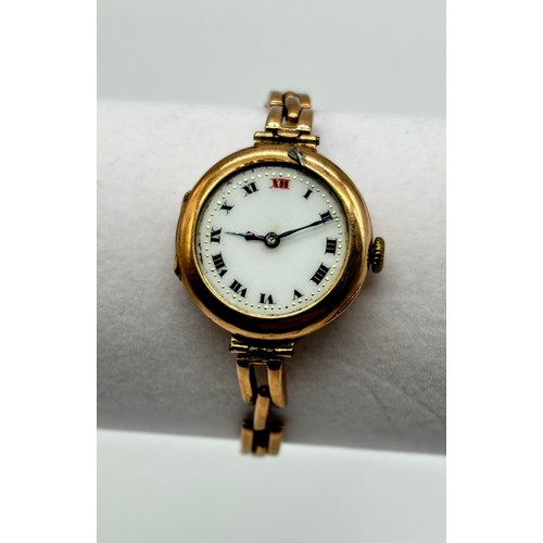 24 - 9ct gold cased watch on a 9ct gold strap
(watch has missing glass and has damage)
Total Weight: 19.3... 