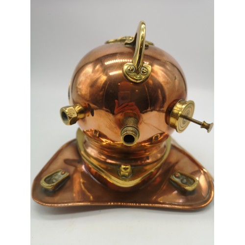 100 - Brass Deep Sea Divers Helmet with electric light fitting, H 20cm.