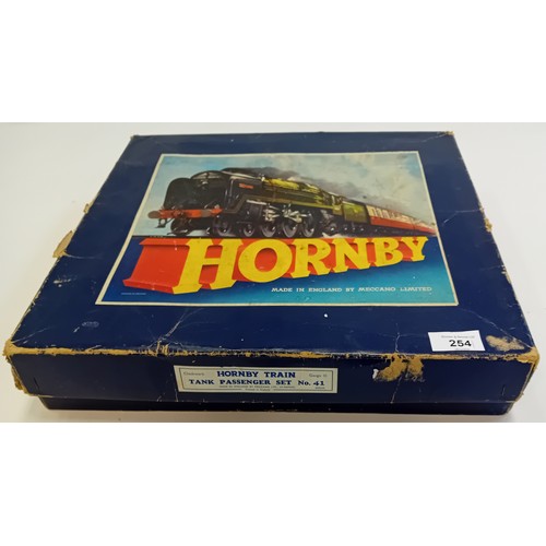 254 - Clockwork Hornby Train Passenger Set No.41, made in England by Meccano Ltd.