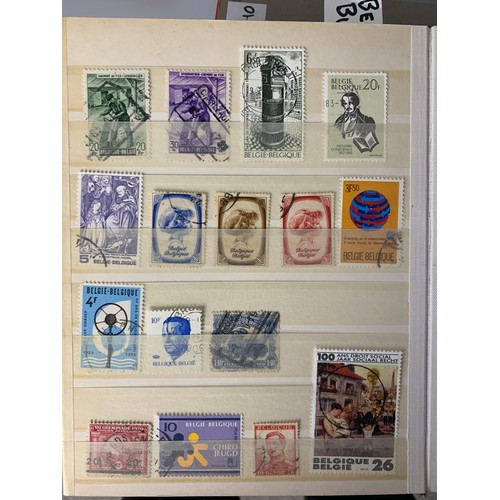 72 - 10 books ALL WORLD – a group of ten various stock books, used stamps
VIEWING RECOMMENDED